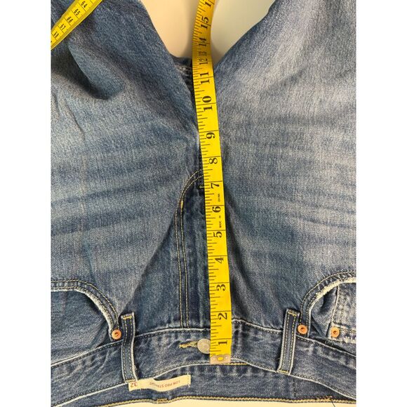 Levi's Low Pro Straight Jeans Medium Wash Distressed Knees Denim Size 32 - Picture 5 of 7
